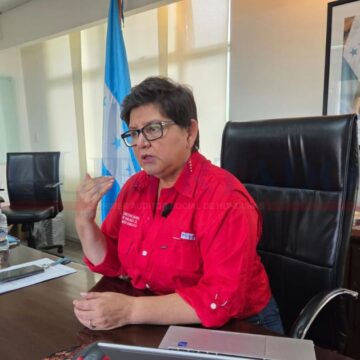 ¡EXCLUSIVA! FIDEICOMISOS NO SERVÍAN A HONDUREÑOS, “COBRABAN UNA COSA MONSTRUOSA”, DRA. PAREDES