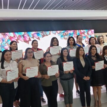 BANCO ATLÁNTIDA Y PRO FUTURO GRADÚAN A 20 EMPRENDEDORES EN FORMACIÓN EMPRESARIAL