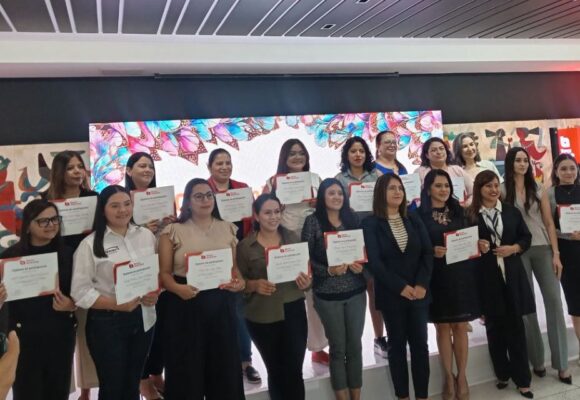 BANCO ATLÁNTIDA Y PRO FUTURO GRADÚAN A 20 EMPRENDEDORES EN FORMACIÓN EMPRESARIAL