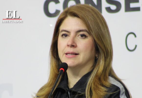 ¡INTOLERANTE! COSSETTE CONFRONTA PRENSA ALTERNATIVA CON ALTIVEZ ¡INTOLERANTE! COSSETTE CONFRONTA PRENSA ALTERNATIVA CON ALTIVEZ