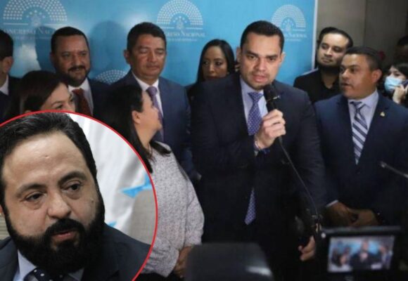 REDONDO DEFIENDE ORDEN CONSTITUCIONAL ANTE INTENTO BIPARTIDISTA DE SESIONAR ILEGALMENTE EN CONGRESO REDONDO DEFIENDE ORDEN CONSTITUCIONAL ANTE INTENTO BIPARTIDISTA DE SESIONAR ILEGALMENTE EN CONGRESO