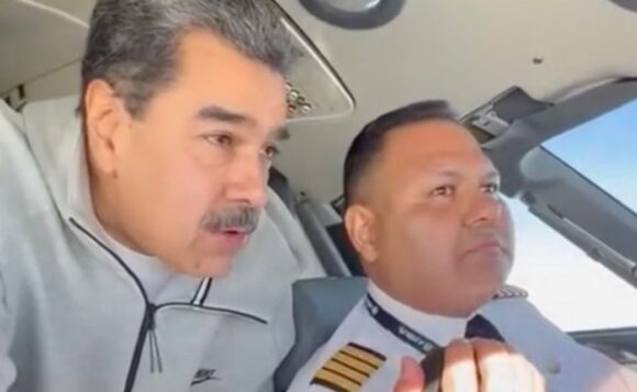EE. UU. INTENTÓ RECLUTAR A UN PILOTO PARA SECUESTRAR A MADURO EE. UU. INTENTÓ RECLUTAR A UN PILOTO PARA SECUESTRAR A MADURO