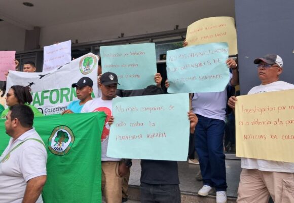 ¡AHORA EN BAJO AGUÁN! CAMPESINOS DENUNCIAN CAMPAÑA DE ODIO MEDIÁTICO Y ASEDIO VIOLENTO ¡AHORA EN BAJO AGUÁN! CAMPESINOS DENUNCIAN CAMPAÑA DE ODIO MEDIÁTICO Y ASEDIO VIOLENTO
