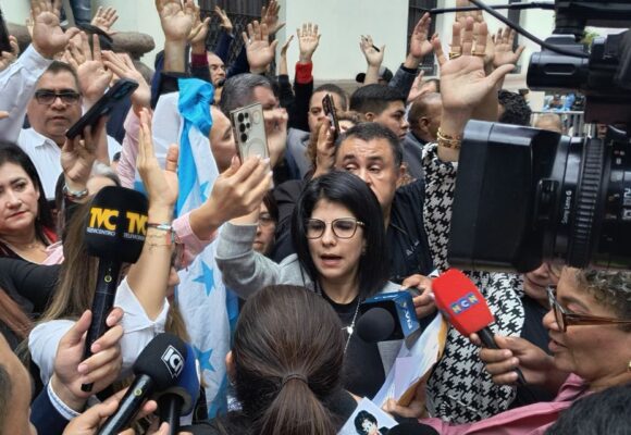 ¡PREGOLPE AL LEGISLATIVO! SESIÓN ES UN PLAN MAYOR DE DESESTABILIZACIÓN DEL GOBIERNO Y ALTERAR ELECCIONES ¡PREGOLPE AL LEGISLATIVO! SESIÓN ES UN PLAN MAYOR DE DESESTABILIZACIÓN DEL GOBIERNO Y ALTERAR ELECCIONES