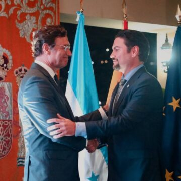 EMBAJADA DE ESPAÑA CELEBRA FIESTA NACIONAL RESALTANDO LARGA AMISTAD CON HONDURAS