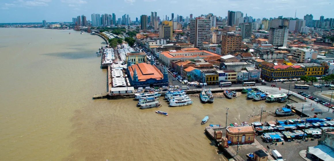 BELÉM, LA GIGANTE AMAZÓNICA QUE RESPIRA ARTE, HISTORIA Y LUCHA POR EL PLANETA BELÉM, LA GIGANTE AMAZÓNICA QUE RESPIRA ARTE, HISTORIA Y LUCHA POR EL PLANETA