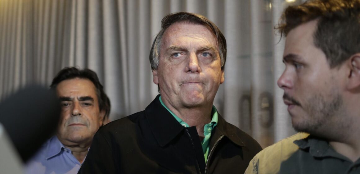 BOLSONARO ALEGA PARANOIA PARA JUSTIFICAR DAÑO A LA TOBILLERA ELECTRÓNICA BOLSONARO ALEGA PARANOIA PARA JUSTIFICAR DAÑO A LA TOBILLERA ELECTRÓNICA