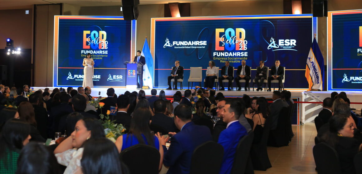 BANCO ATLÁNTIDA RECIBE VIII SELLO FUNDAHRSE POR INICIATIVAS SOCIALES BANCO ATLÁNTIDA RECIBE VIII SELLO FUNDAHRSE POR INICIATIVAS SOCIALES