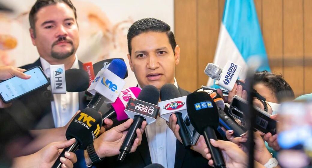 HONDURAS REVIERTE CONCESIONES DE DICTADURA Y RESTAURA MÁS DE 200 MIL HECTÁREAS HONDURAS REVIERTE CONCESIONES DE DICTADURA Y RESTAURA MÁS DE 200 MIL HECTÁREAS