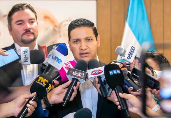 HONDURAS REVIERTE CONCESIONES DE DICTADURA Y RESTAURA MÁS DE 200 MIL HECTÁREAS