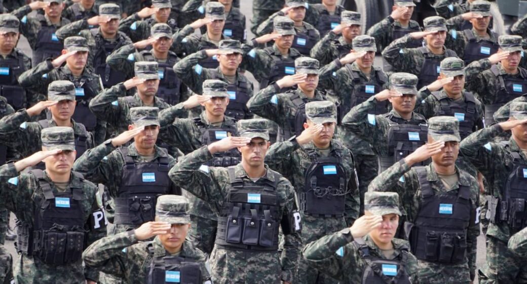 FUERZAS ARMADAS ACTÚAN CONTRA MILITAR “SOSPECHOSO” DE CONSPIRAR CON COSSETTE FUERZAS ARMADAS ACTÚAN CONTRA MILITAR “SOSPECHOSO” DE CONSPIRAR CON COSSETTE