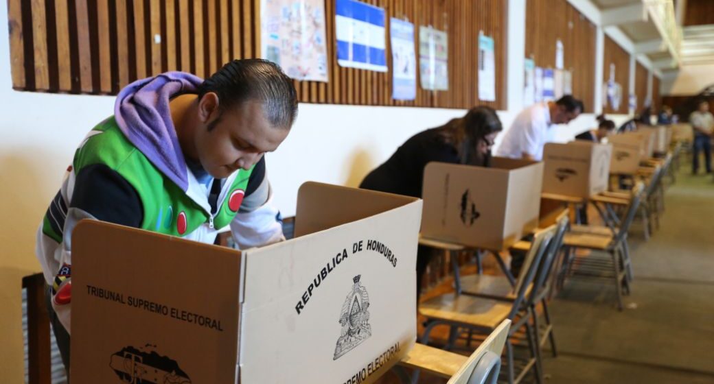 FRACASO DE BIPARTIDISMO EN “MISA NEGRA” Y “JUICIO” DE OEA IMPACTARÁ EN COMICIOS DEL DOMINGO