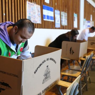 FRACASO DE BIPARTIDISMO EN “MISA NEGRA” Y “JUICIO” DE OEA IMPACTARÁ EN COMICIOS DEL DOMINGO