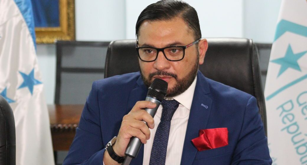 “DEFENSA DEL ESTADO DEBE TRASCENDER GOBIERNOS”: ABOGADO DE HONDURAS “DEFENSA DEL ESTADO DEBE TRASCENDER GOBIERNOS”: ABOGADO DE HONDURAS