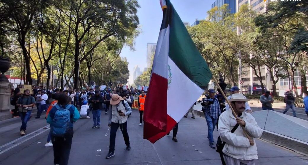 MARCHA DE LA “GENERACIÓN Z” EN MÉXICO SE DESINFLA Y REGISTRA POCA ASISTENCIA MARCHA DE LA “GENERACIÓN Z” EN MÉXICO SE DESINFLA Y REGISTRA POCA ASISTENCIA
