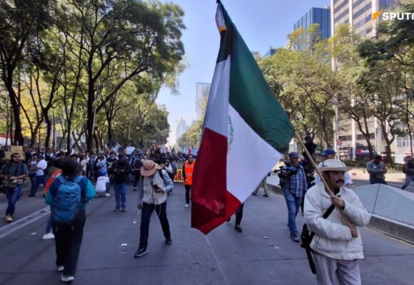 MARCHA DE LA “GENERACIÓN Z” EN MÉXICO SE DESINFLA Y REGISTRA POCA ASISTENCIA MARCHA DE LA “GENERACIÓN Z” EN MÉXICO SE DESINFLA Y REGISTRA POCA ASISTENCIA
