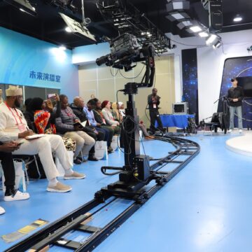 MIRADA AL FUTURO: COMUNICADORES DEL MUNDO Y DE HONDURAS CONOCEN INNOVACIÓN TECNOLÓGICA DE CHINA MIRADA AL FUTURO: COMUNICADORES DEL MUNDO Y DE HONDURAS CONOCEN INNOVACIÓN TECNOLÓGICA DE CHINA