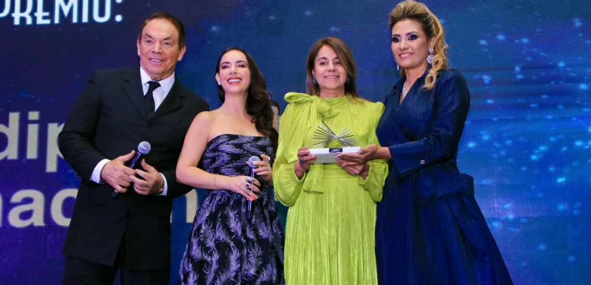 ALIANZA “LIDERES MUNDIALES” Y MÉXICO GALARDONAN LABOR SOCIAL DE EMBAJADORA HONDUREÑA