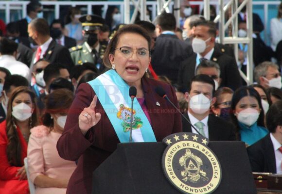 “NO OLVIDEN QUE SOMOS RESISTENCIA”, PRESIDENTA ANTE OLEADA INJERENCISTA DE TRUMP