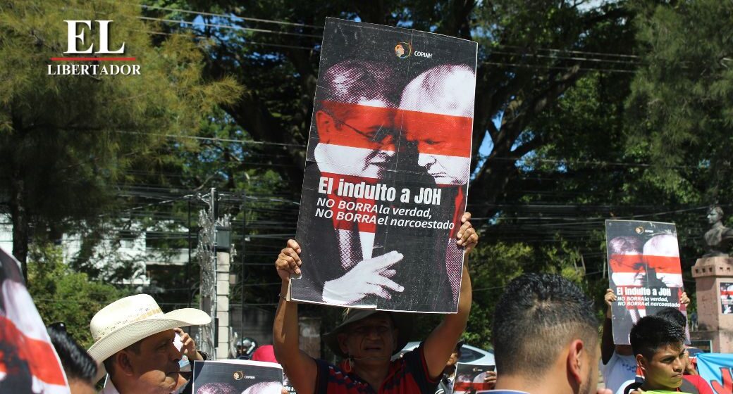 “¡PERDÓN A JOH NO BORRA NARCOESTADO NI DELITOS!” HONDUREÑOS CONTRA INJERENCIA DE EE.UU.