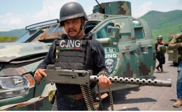 EEUU ACUSA AGENTE DEA DE “LAVAR” MILLONES Y COMPRAR DRONES PARA CARTEL JALISCO EEUU ACUSA AGENTE DEA DE “LAVAR” MILLONES Y COMPRAR DRONES PARA CARTEL JALISCO