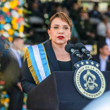 CASTRO CELEBRA BICENTENARIO MILITAR DENUNCIANDO FRAUDE ELECTORAL E INJERENCISMO «GRINGO»