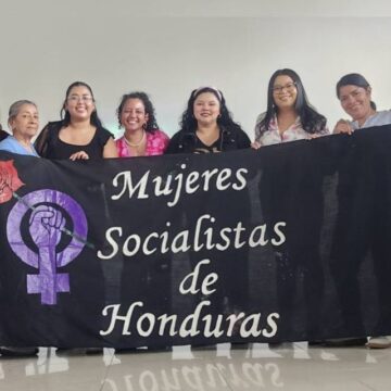 MUJERES SOCIALISTAS DENUNCIAN GOLPE ELECTORAL Y LLAMAN A DEFENDER LA DEMOCRACIA