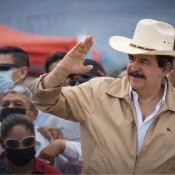 HONDURAS, PRESA DE LOS INTERESES DEL PODER DESDE SU NACIMIENTO: REFLEXIÓN DE “MEL” ZELAYA HONDURAS, PRESA DE LOS INTERESES DEL PODER DESDE SU NACIMIENTO: REFLEXIÓN DE “MEL” ZELAYA