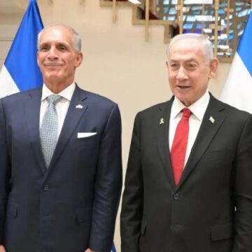 NASRY NASFURA SE CODEA CON LA DERECHA INTERNACIONAL