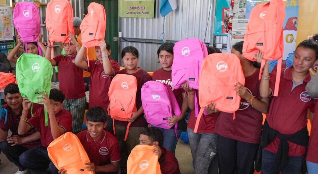 ¡BUENA ACCIÓN! LOTO ENTREGA MOCHILAS A ESCOLARES DEL PROYECTO ROHI