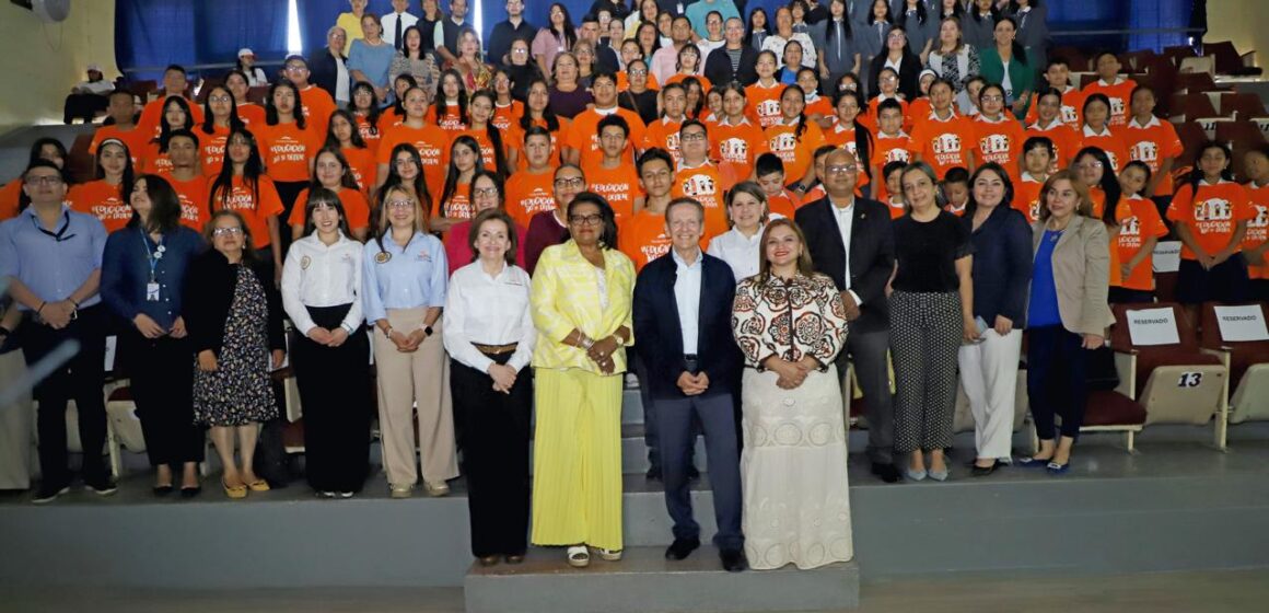 ¡EN ACCIÓN! FUNDACIÓN TERRA INAUGURA PROGRAMA BECAS TUTORÍA 2026