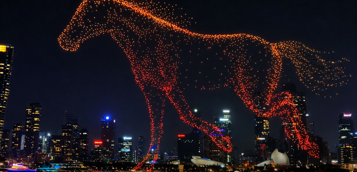 ¡UN CABALLO GIGANTE GALOPA POR EL CIELO! ASÍ CELEBRA CHINA EL AÑO NUEVO LUNAR