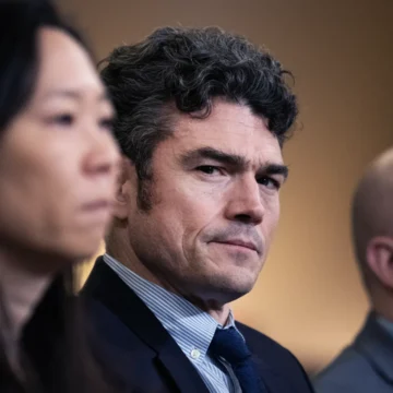 «INICIAMOS LA GUERRA POR PRESIÓN DE ISRAEL»: RENUNCIA JEFE DE CONTRAINTELIGENCIA DE EE.UU.