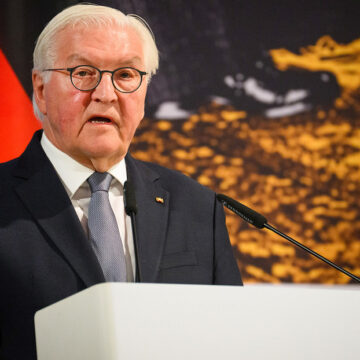 «ERROR POLÍTICAMENTE FATAL»: PRESIDENTE ALEMÁN ALZA VOZ CONTRA EE.UU. E ISRAEL «ERROR POLÍTICAMENTE FATAL»: PRESIDENTE ALEMÁN ALZA VOZ CONTRA EE.UU. E ISRAEL