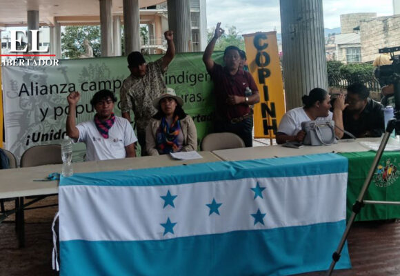 CAMPESINOS DE HONDURAS PROTESTAN CONTRA LEY QUE PRETENDE PRIVATIZAR TIERRAS