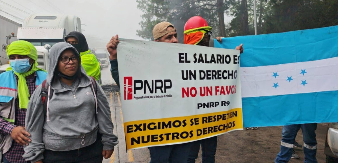 GOBIERNO INCUMPLE SALARIOS A EMPLEADOS DE ENEE QUE AMENAZAN CON PARALIZACIONES NACIONALES