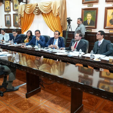 “ACUSADOS POR CORRUPCIÓN HICIERON JUICIO CONTRA FISCAL GENERAL”