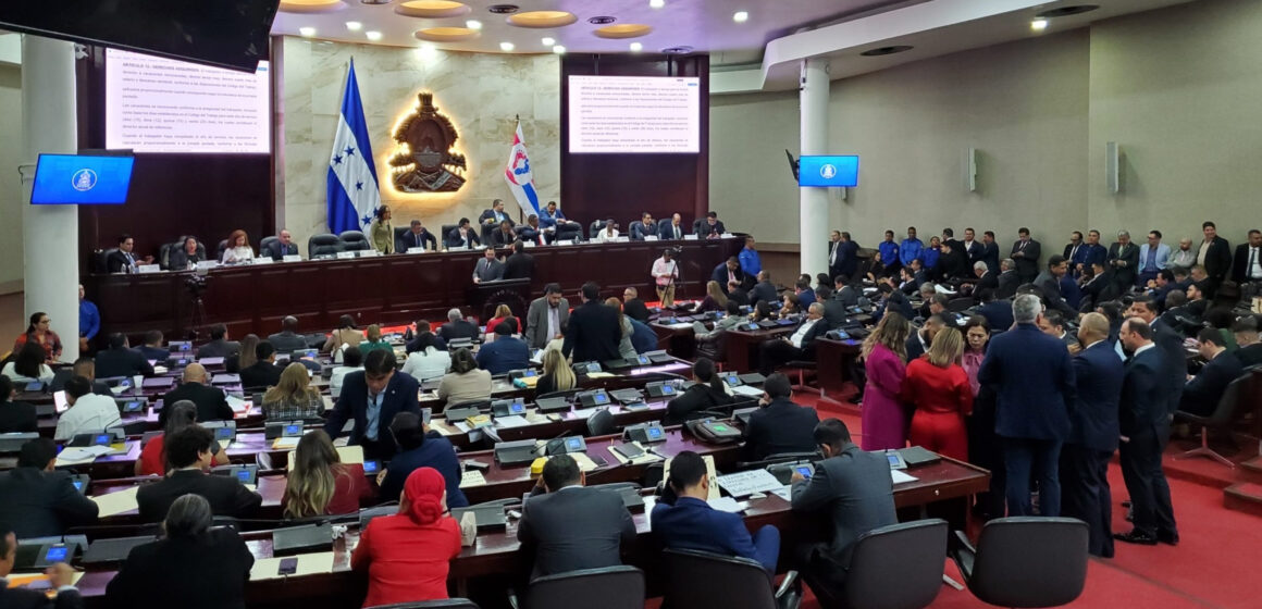 CONGRESO EXPONE AL PAÍS A CONDENA INTERNACIONAL AL VIOLAR CONSTITUCIÓN CON JUICIO POLÍTICO CONGRESO EXPONE AL PAÍS A CONDENA INTERNACIONAL AL VIOLAR CONSTITUCIÓN CON JUICIO POLÍTICO