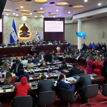 CONGRESO EXPONE AL PAÍS A CONDENA INTERNACIONAL AL VIOLAR CONSTITUCIÓN CON JUICIO POLÍTICO