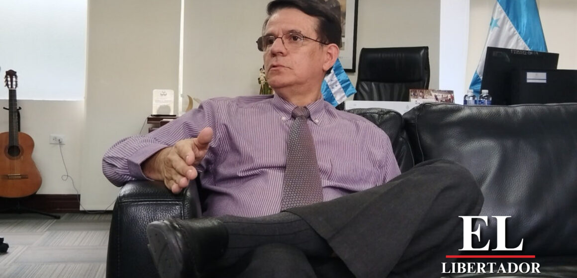 “¡SALUD SIN RUMBO! Y CONSTRUCCIÓN DE NUEVOS HOSPITALES DETENIDA”, CRITICA MATHEU