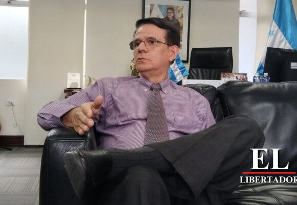 “¡SALUD SIN RUMBO! Y CONSTRUCCIÓN DE NUEVOS HOSPITALES DETENIDA”, CRITICA MATHEU