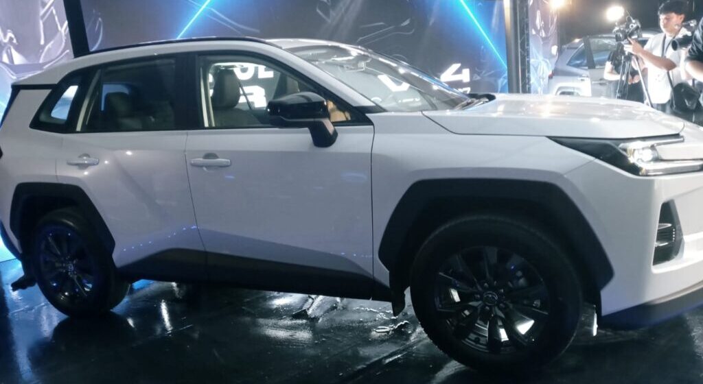 ¡ESPECTACULAR! LLEGA A HONDURAS UN NUEVO HIBRIDO, TOYOTA RAV-4 2027