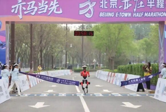 ¡FANTÁSTICO! CHINA CONVIERTE CIENCIA FICCIÓN EN REALIDAD CON ROBOTS ATLETAS, CAMPEONES DEPORTIVOS