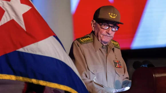 ¡CRIMEN! EE.UU. VA TRAS RAÚL CASTRO; LO ACUSA DE “CONSPIRAR” PARA ASESINAR ESTADOUNIDENSES ¡CRIMEN! EE.UU. VA TRAS RAÚL CASTRO; LO ACUSA DE “CONSPIRAR” PARA ASESINAR ESTADOUNIDENSES