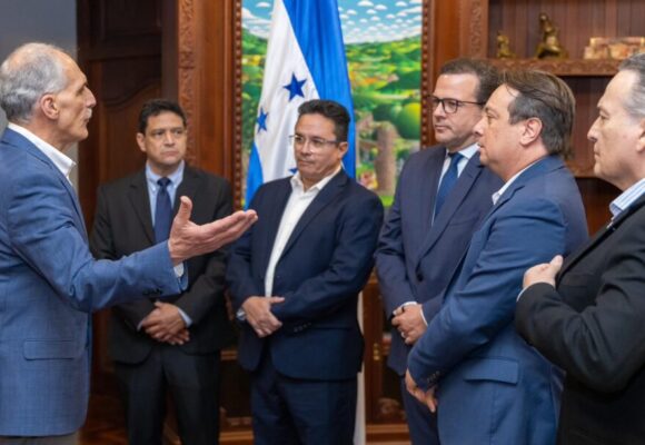 GOBIERNO ACUERDA CONGELAR PRECIOS DEL CEMENTO POR SEIS MESES