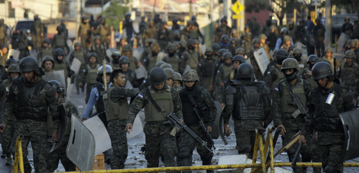 ¡URGENTE! GOBIERNO NACIONALISTA RETOMA MILITARIZACIÓN CARÍSIMA FRENTE A CRISIS DE PAÍS ¡URGENTE! GOBIERNO NACIONALISTA RETOMA MILITARIZACIÓN CARÍSIMA FRENTE A CRISIS DE PAÍS