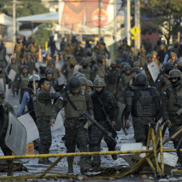 ¡URGENTE! GOBIERNO NACIONALISTA RETOMA MILITARIZACIÓN CARÍSIMA FRENTE A CRISIS DE PAÍS ¡URGENTE! GOBIERNO NACIONALISTA RETOMA MILITARIZACIÓN CARÍSIMA FRENTE A CRISIS DE PAÍS