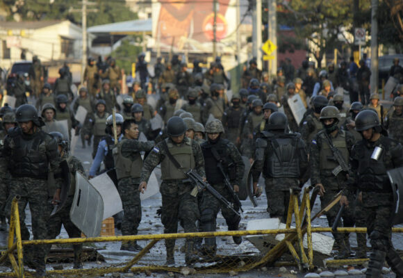 ¡URGENTE! GOBIERNO NACIONALISTA RETOMA MILITARIZACIÓN CARÍSIMA FRENTE A CRISIS DE PAÍS