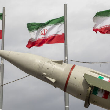 LA TREGUA AL BORDE DEL COLAPSO: EE.UU. E IRÁN VUELVEN A ACERCARSE A LA GUERRA