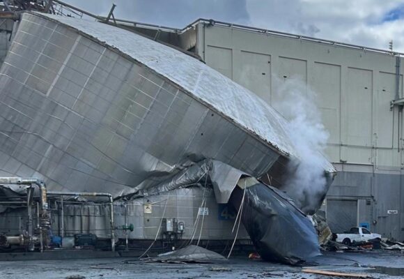 EXPLOSIÓN QUÍMICA EN EE.UU.: MUERTOS, DESAPARECIDOS Y HERIDOS CON QUEMADURAS (FOTOS, VIDEO)